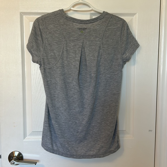 Calvin Klein performance tee shirt - Picture 3 of 4